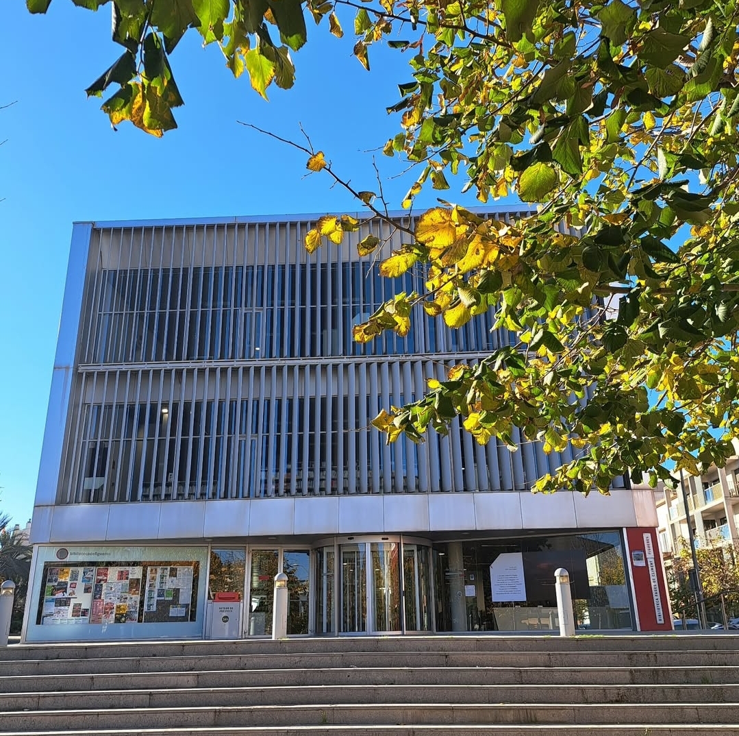Imatge - Façana Biblioteca