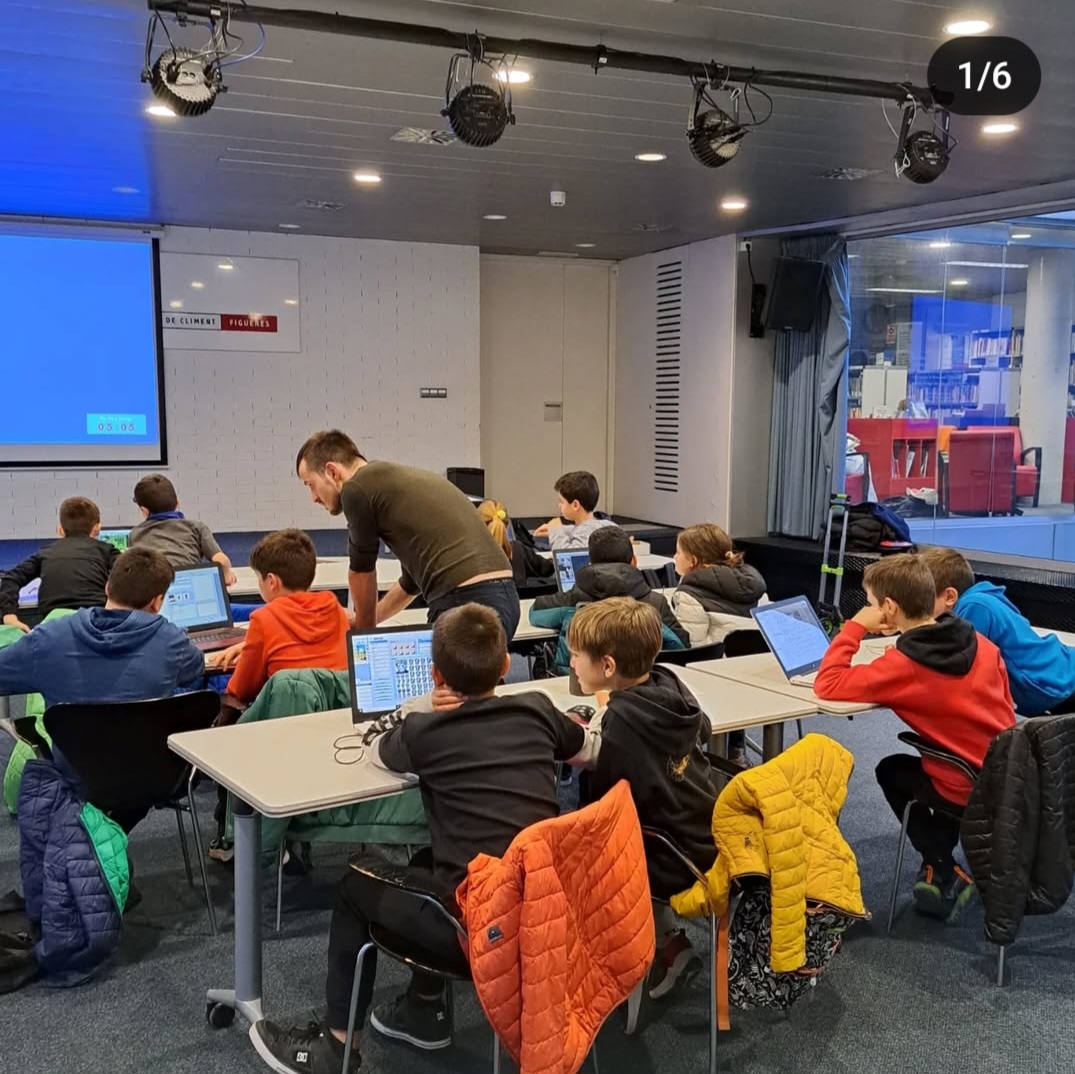 Imatge - Formació bibliomakers