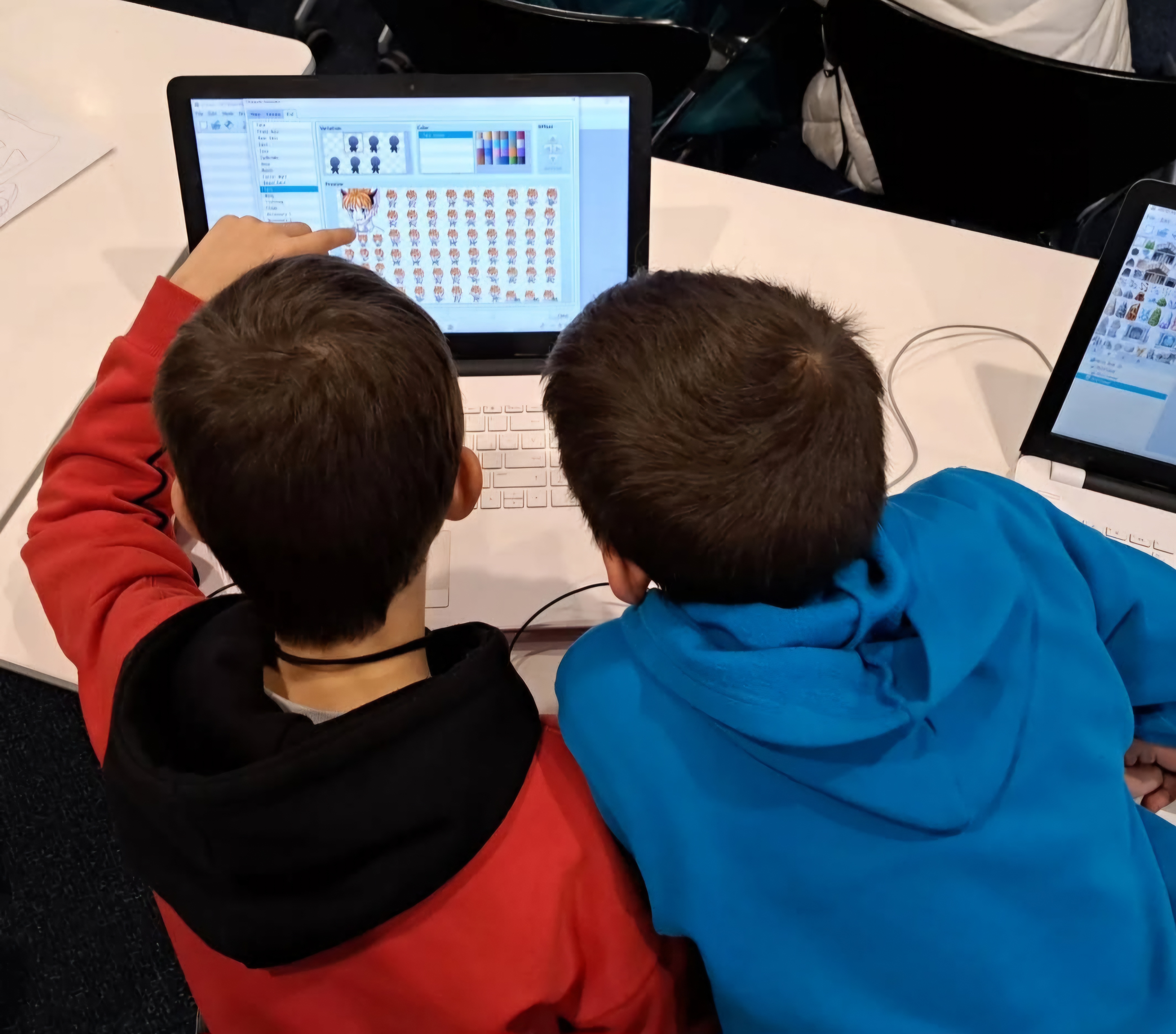 Imatge - Ordinadors sala infantil